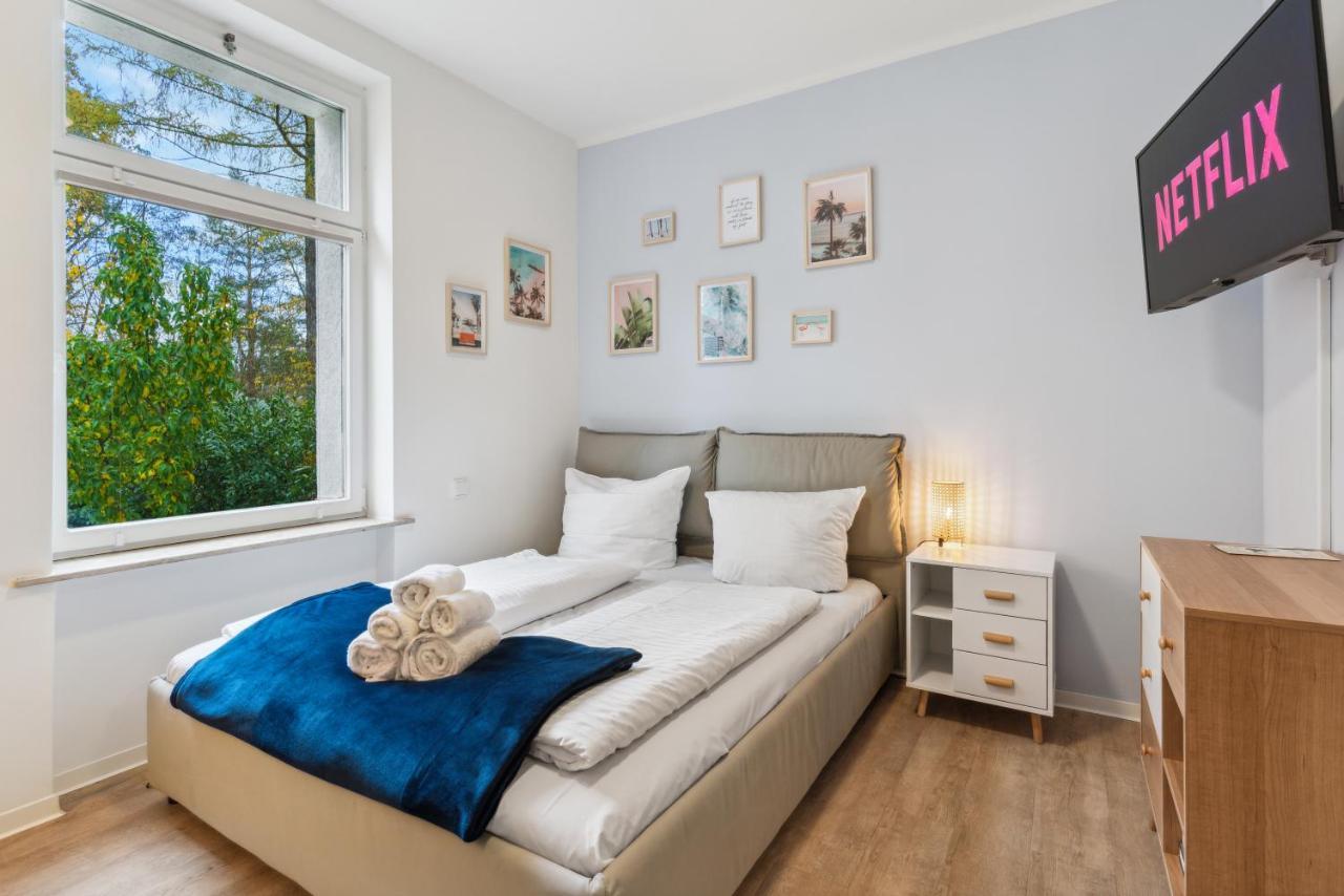 Vorstadtoase - 2 Personen - Eichwalde, Naehe Ber - Queensize-Bett, Netflix, Parken Esterno foto